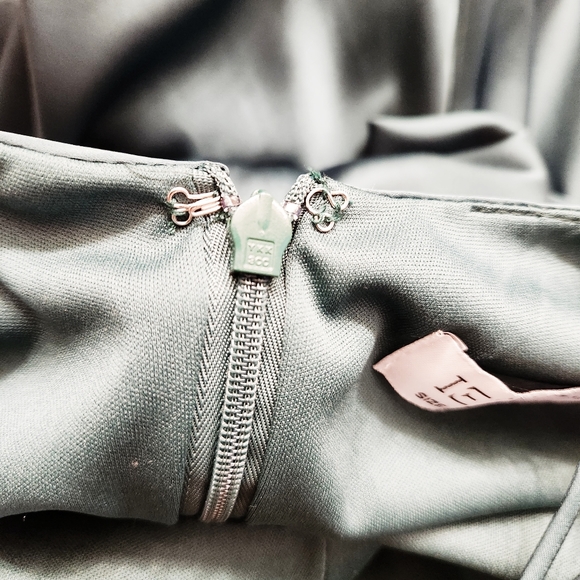 IEENA by Mac Duggal NEW One Shoulder Double Strap Green Satin Gown Maxi Dress 6 - Picture 6 of 10